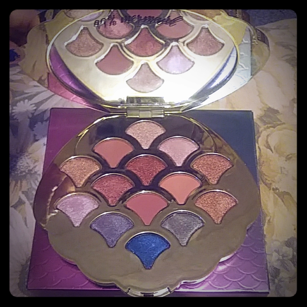 Mermaid eyeshadow palette like tarte cosmetics